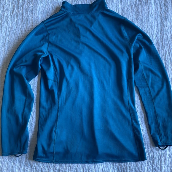 Patagonia lightweight capilene zip neck in blue - Picture 2 of 3